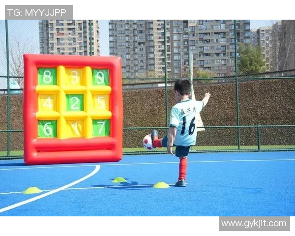 踢足球屁股的趣味挑战与技巧分享让你在球场上更具魅力和自信